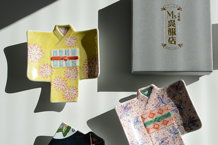 西富陶磁器 さくらんぼ 着物銘々皿 伊万里焼 | 西富陶磁器／有田焼